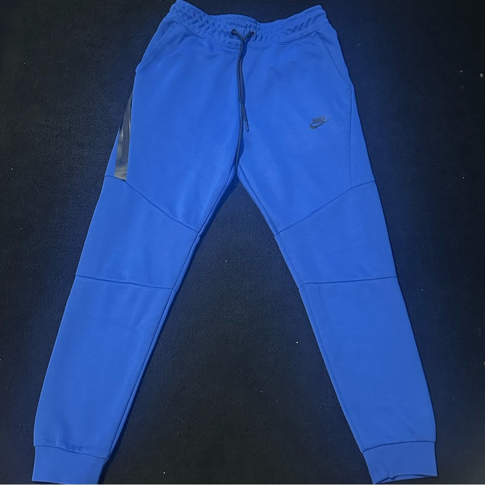 Nike Tech joggers